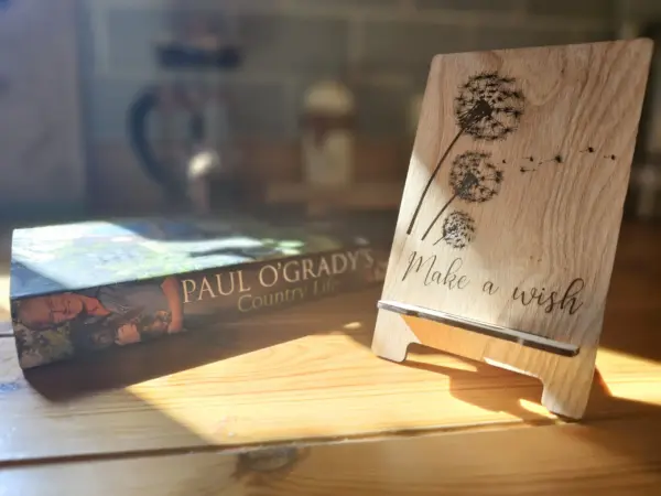 Laser Engraved Cut Files Phone Holder - FREE Plans