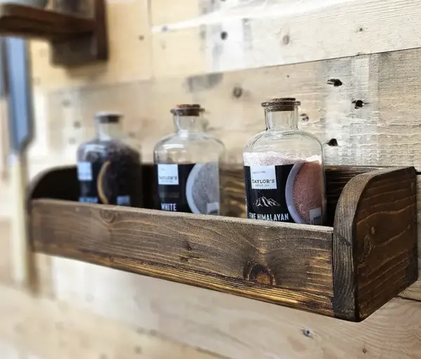 Rustic Medium Sized Wall Shelf - FREE Plans