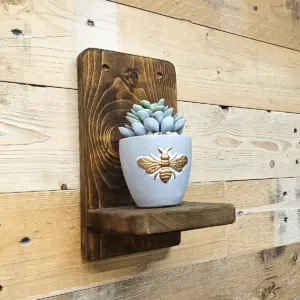 Small Rustic Wooden Shelf - FREE Plans