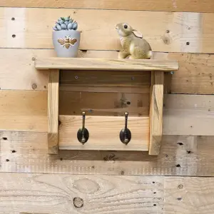 Rustic Wooden Coat Rack in Pine - FREE Plans