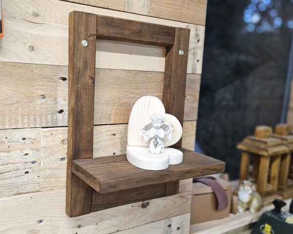 Rustic Picture Frame Style Shelf Unit - FREE Plans