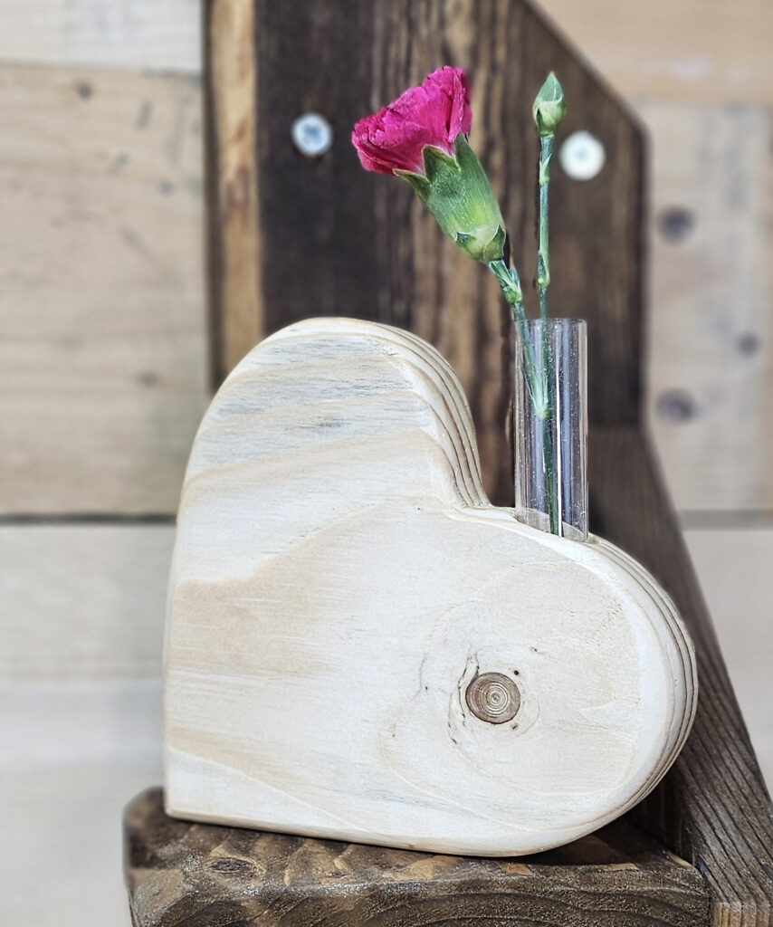 Heart Shaped Flower Holder For Test Tube - FREE Plans