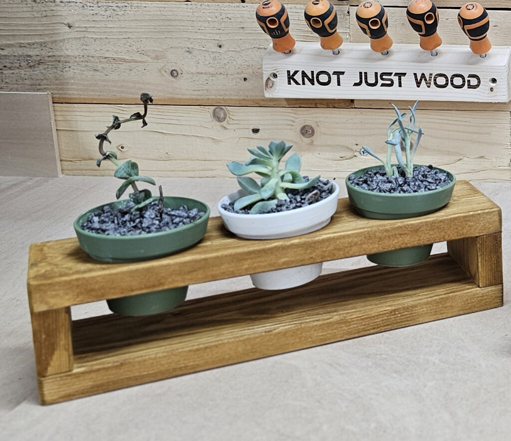 Table Top 3x Planter Holder - FREE Plans