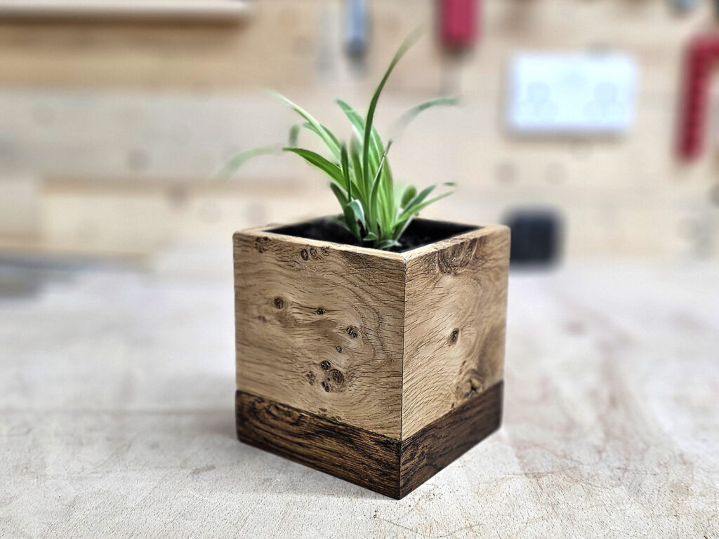 2 Tone Oak Planter Build - FREE Plans